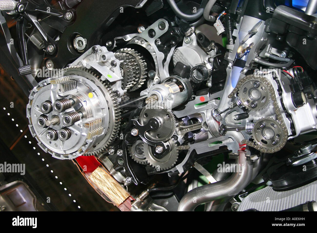 detailed-cut-away-full-size-model-of-modern-motorcycle-petrol-injected-A0E6HH